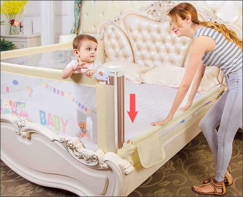 madre tranquila al ver que su niño esta seguro con barrera de cama